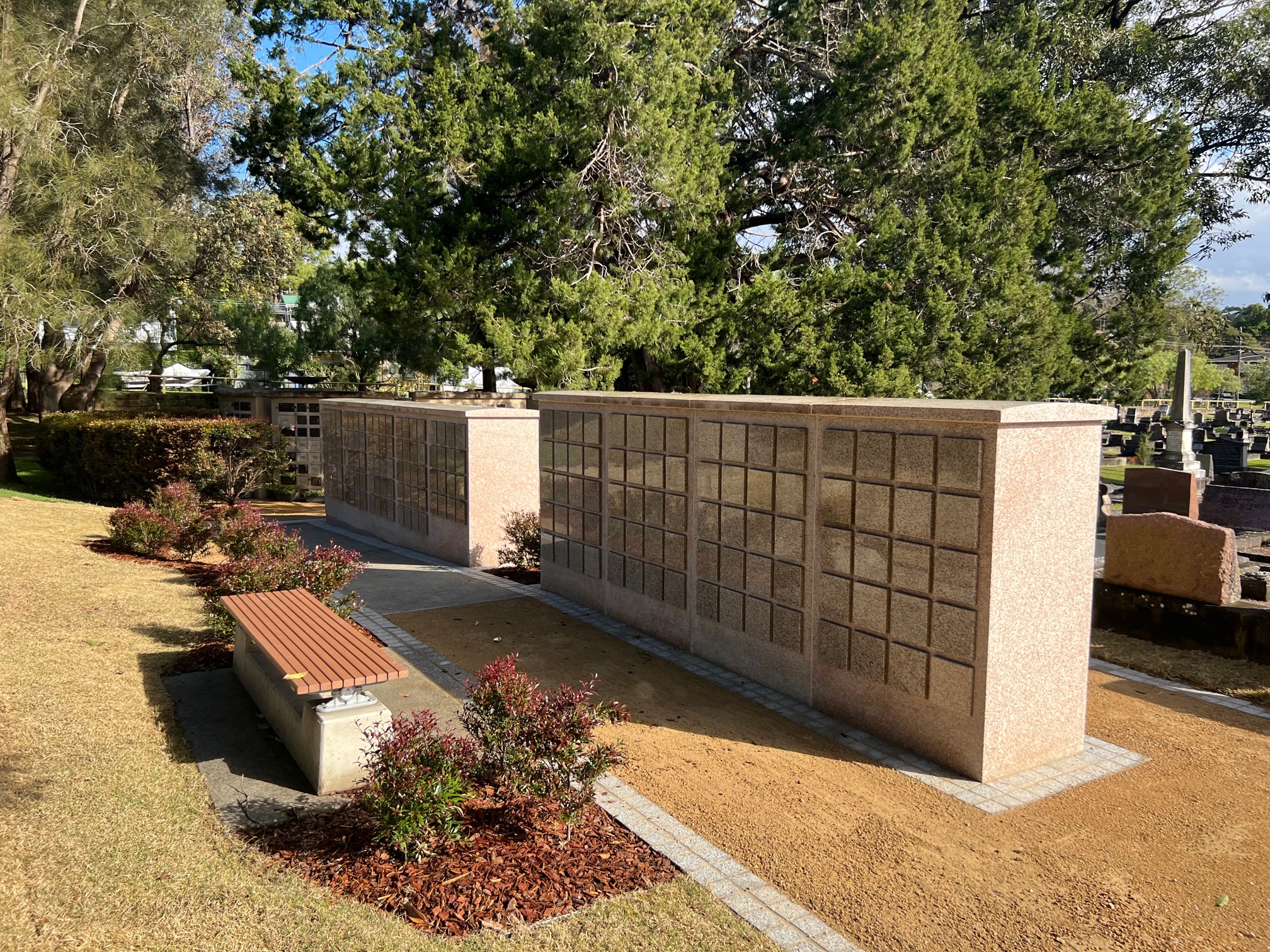 Manly cemetery wall