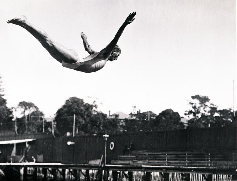 Divers in mid-air at Manly Baths, Frank Bell