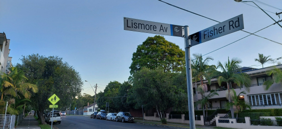 Crossroads of Fisher Road and Lismore Ave in Dee Why