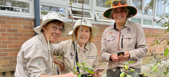 Volunteers standing outside Wakehurst Public School