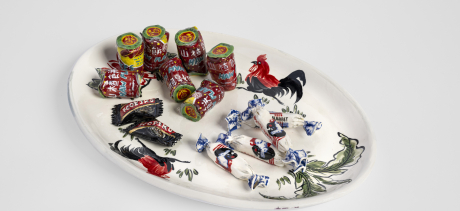MBOU54_Bounpraseuth_Rooster Plate with Haw Haw Kopiko and White Rabbit Candy_2023_glazed earthenware and gold lustre