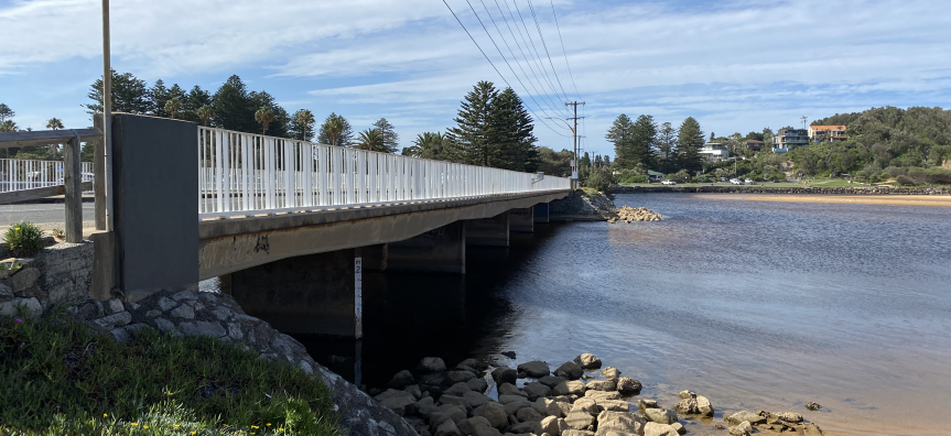 Ocean_Street_Bridge_Narrabeen.jpg