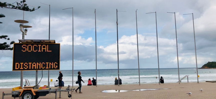Social_Distancing_North_Steyne_Manly_24th_March_2020_Custom.jpg