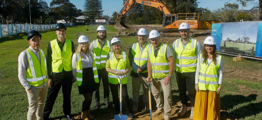 Mayor Heins with the construction crew and architects at the new Warriewood Community Centre site 