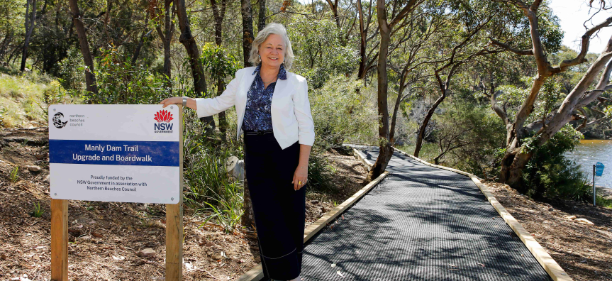 Mayor Heins officially opens the new Manly Dam Trail