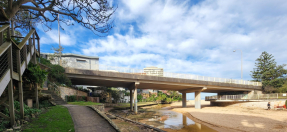 Photo of the Stuart Sommerville Bridge from below