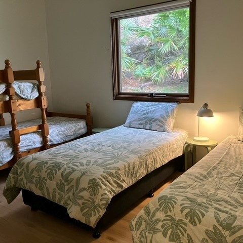 Currawong Lodge - Quadruple bedroom